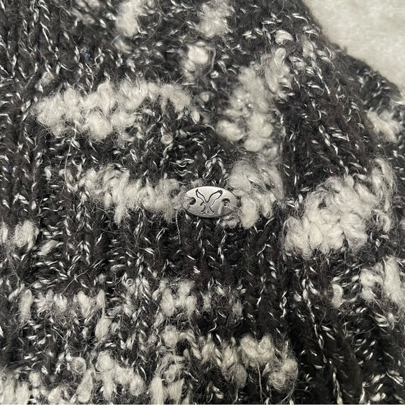 American Eagle V-Neck Knit Sweater Black & White Heathered Look Size Small - Picture 5 of 9